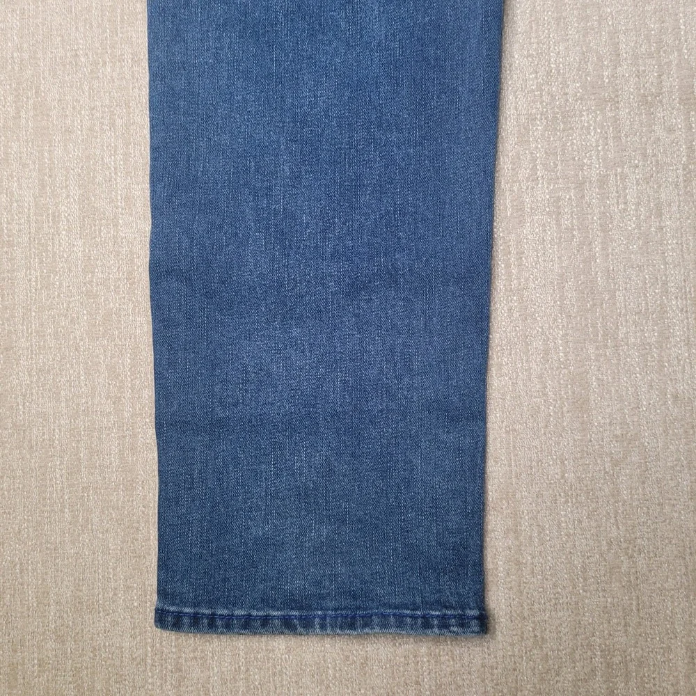 True Religion Geno Relaxed Slim Mens Jeans Blue Medium Wash Size 34